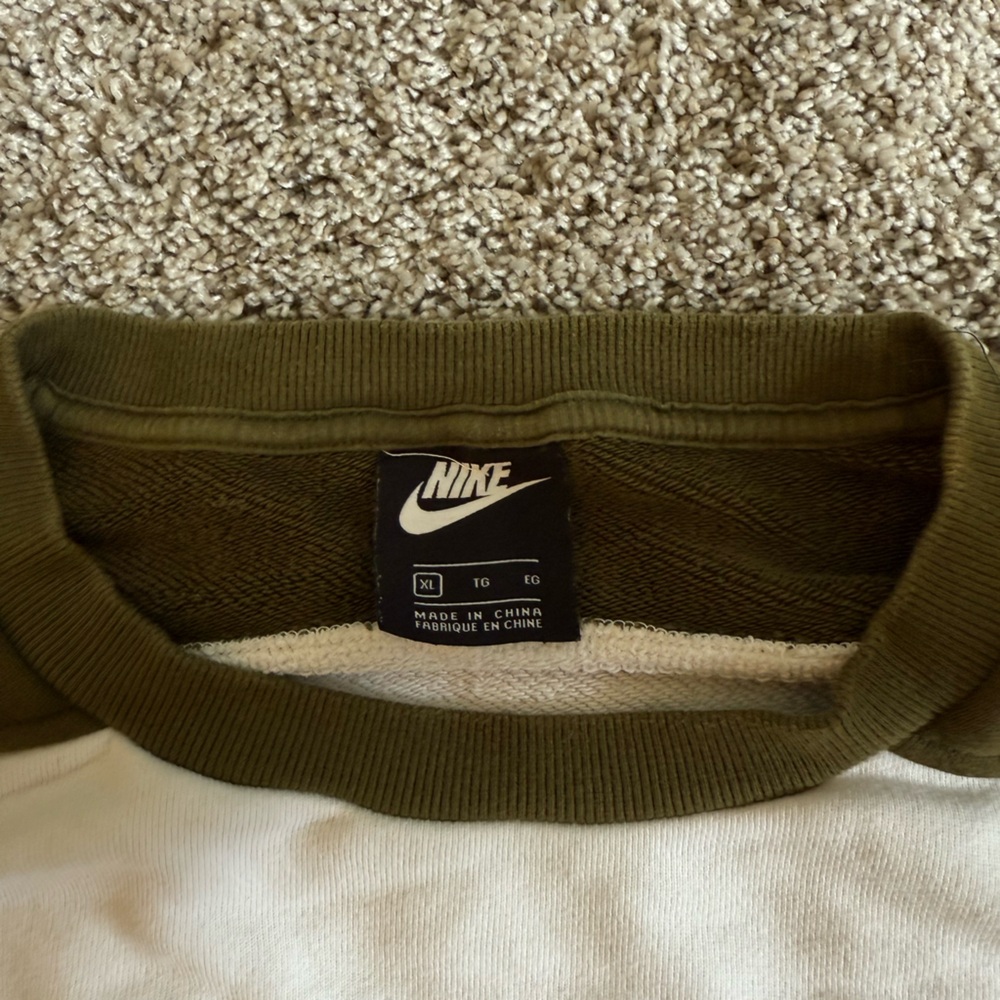 Nike Re-Issue Sweatshirt - Picture 3 of 6
